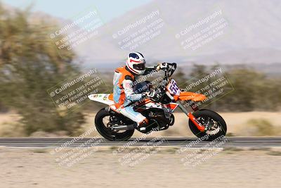 media/Dec-01-2025-Moto Forza (Mon) [[2daa91e15f]]/2-Intermediate Group/Session 3 (Turn 7 Inside Pans)/